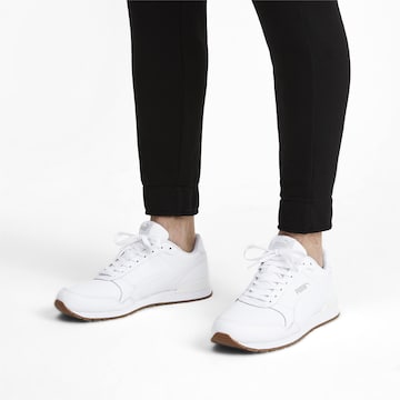 PUMA حذاء رياضي بلا رقبة 'Runner V2' بلون أبيض
