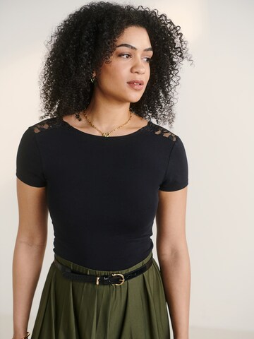 Guido Maria Kretschmer Women Shirt 'Allie' in Black: front