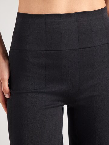 HRMN8 - Regular Calças de desporto em preto