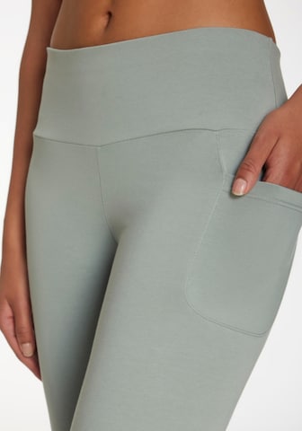 Loosefit Pantalon de sport LASCANA ACTIVE en vert