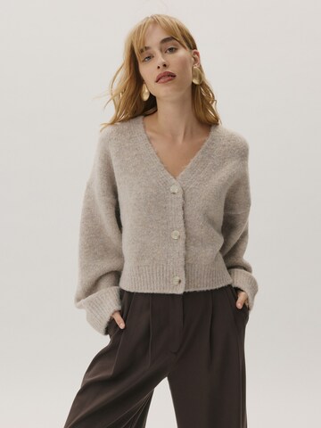 KAVAZI Knit cardigan in Beige: front