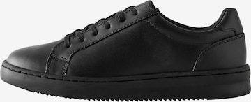 juoda Next Sportbačiai: priekis