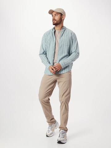 HOLLISTER Tričko – hnědá