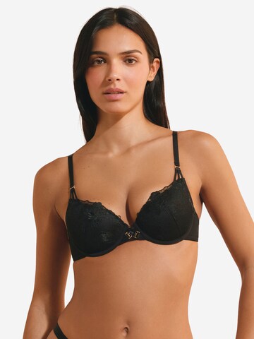 T-shirt Reggiseno 'Mira' di ETAM in nero: frontale