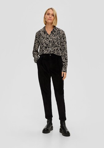 s.Oliver Tapered Pleat-Front Pants in Black