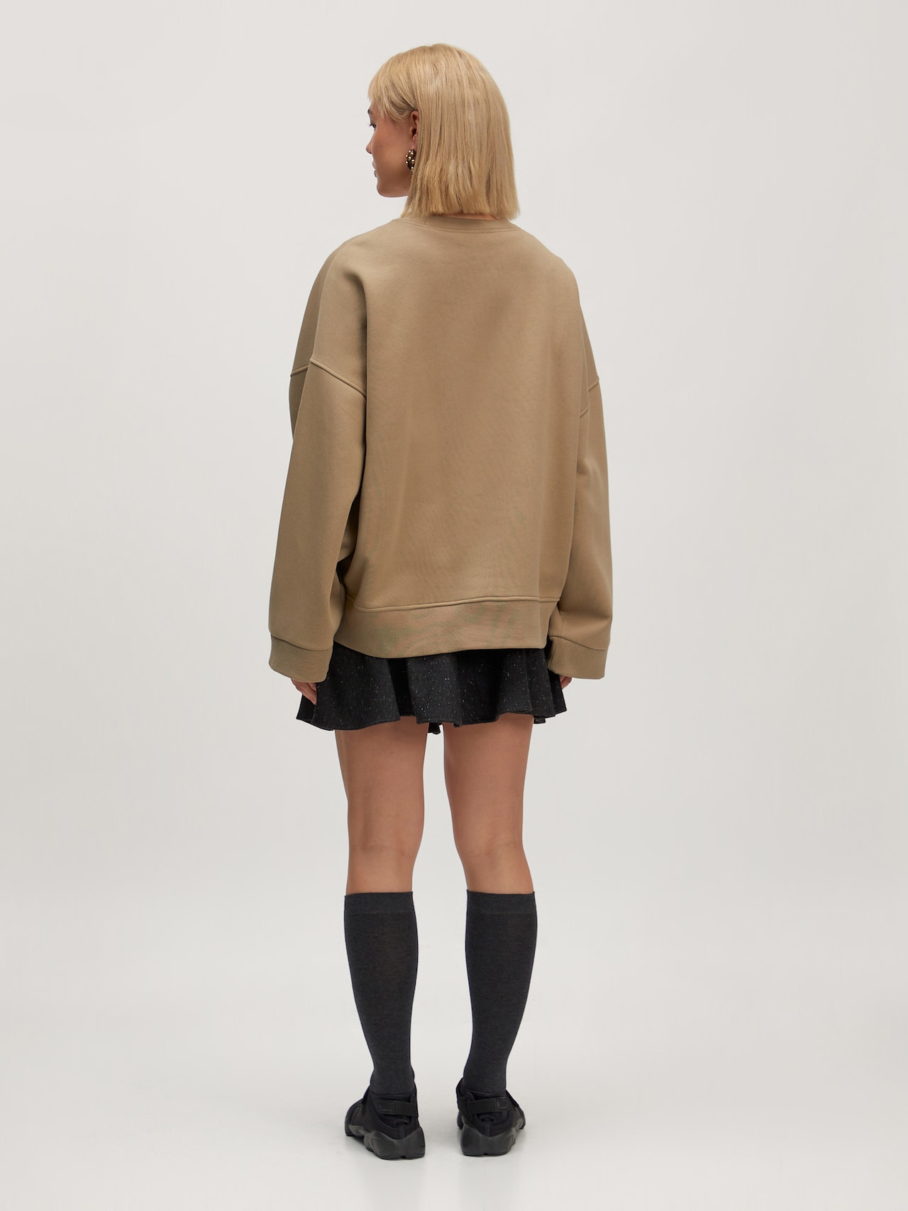 EDITED Produits Sweat-shirt 'Etta' beige