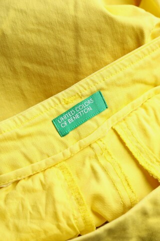 UNITED COLORS OF BENETTON Slim Jeans 25-26 in Gelb