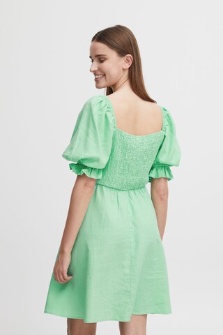 b.young - Vestido de verano 'Falakka' en verde
