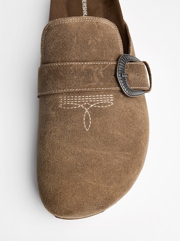 Clogs di Bershka in beige