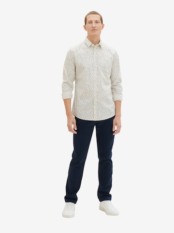 balta TOM TAILOR Priglundantis modelis Marškiniai