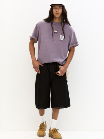 Pull&Bear Koszulka 'Rogue Tribe' w kolorze fioletowy