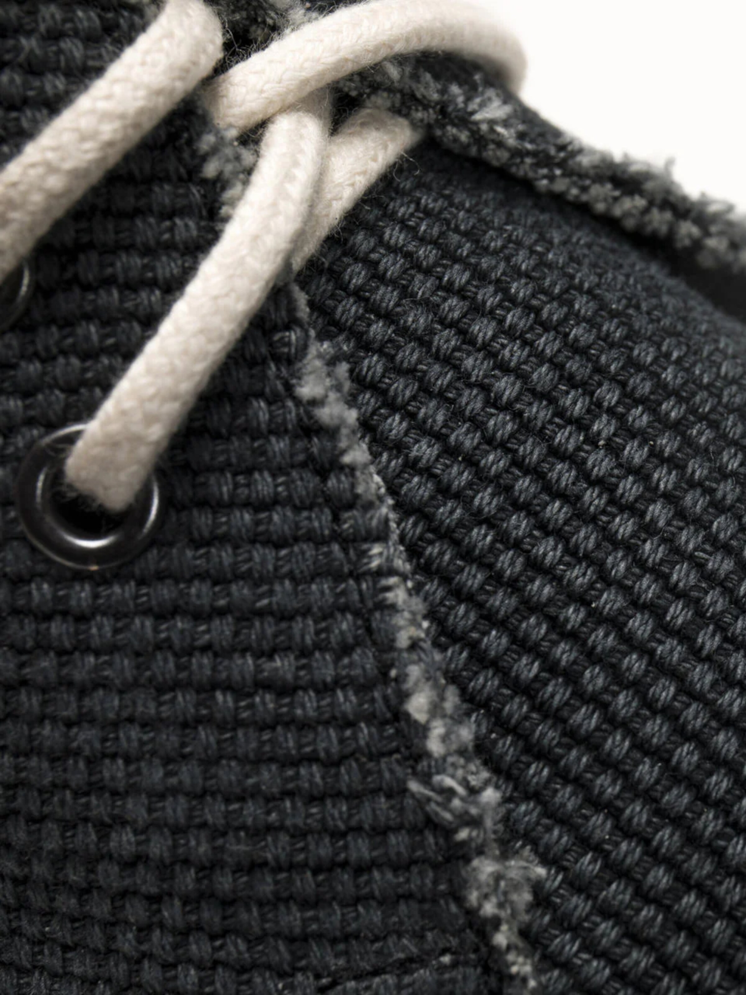 nae Vegan Shoes - Botas pelo tornozelo 'Peta' em preto