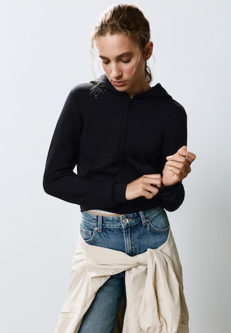 Pull&Bear Tréning dzseki - fekete: elől