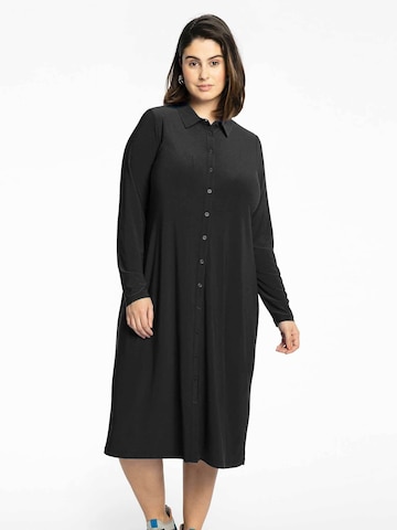 Robe-chemise 'Dolce' Yoek en noir : devant