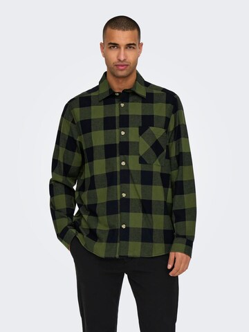 Coupe regular Chemise 'MASON' Only & Sons en vert : devant