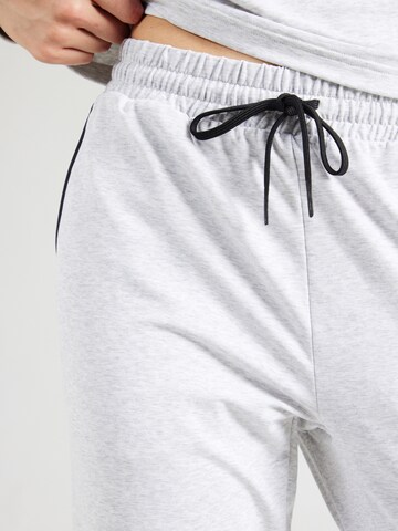 Tapered Pantaloni 'Studio' di On in grigio
