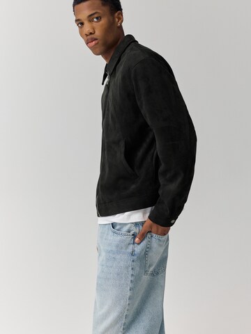 Pull&Bear Tussenjas in Zwart