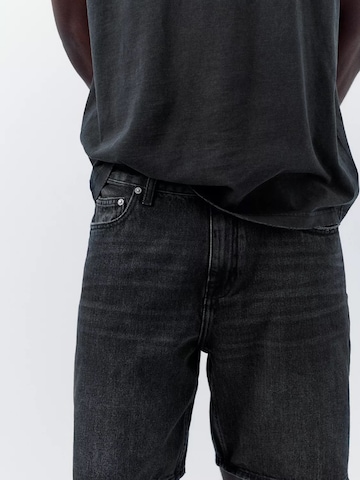 Pull&Bear Normalny krój Jeansy w kolorze czarny