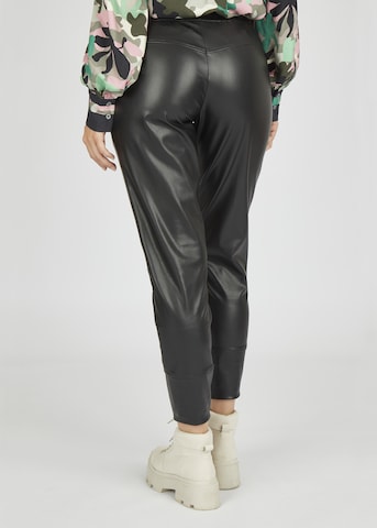 eve in paradise Tapered Pleat-Front Pants 'Katharina' in Black