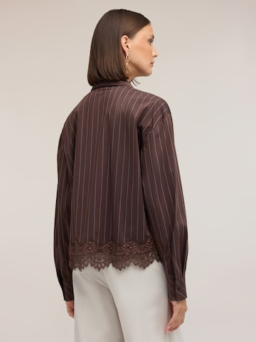 MOTIVI - Blusa en marrón