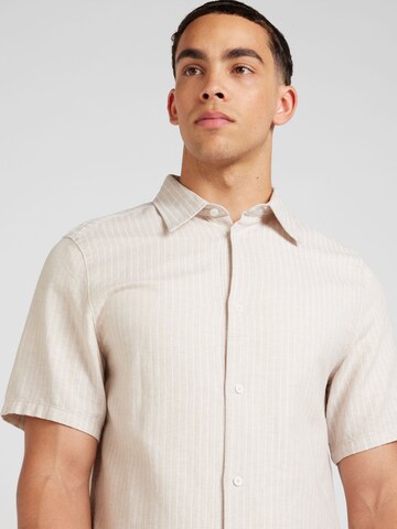 WEEKDAY Regular fit Πουκάμισο 'Oscar' σε μπεζ