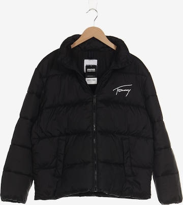 Tommy Jeans Jacke M in Schwarz: Vorderseite