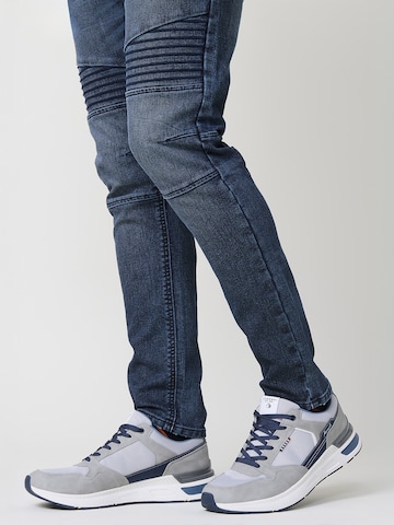 KOROSHI - Zapatillas deportivas bajas en gris: frente