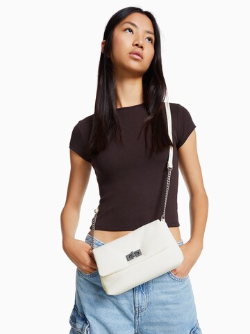 Sac à bandoulière Bershka en blanc