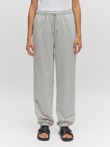regular Pantaloni 'Una' di EDITED in grigio: frontale