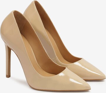 Kazar Pumps in Beige