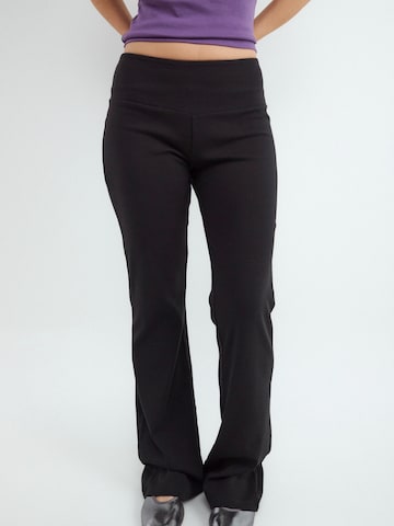 BALMOHK Levenevä Leggingsit värissä musta: etupuoli