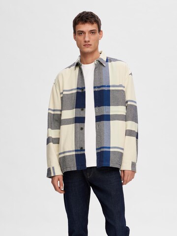 SELECTED HOMME Демисезонная куртка в Синий: спереди