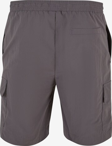 Karl Kani Regular Shorts 'Essential' in Grau