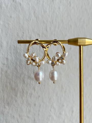 Kamakula Earrings 'Floral Pearl' in Gold