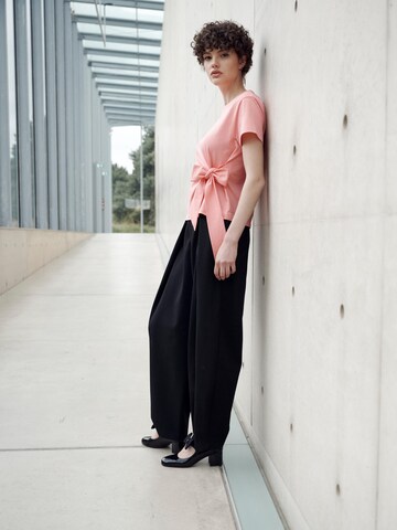 I want the moon Shirt 'ELEVATE_ Zoe' in Orange