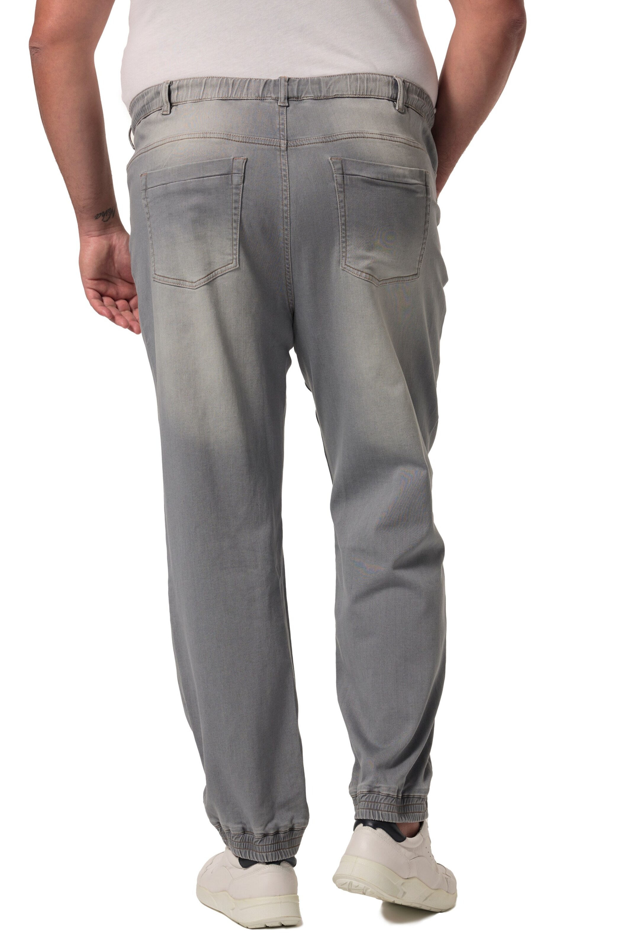 Men Plus Tapered Jeans in Grijs