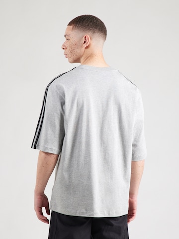 ADIDAS ORIGINALS Футболка 'Adicolor' в Серый