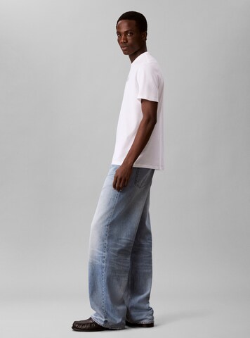 T-Shirt Calvin Klein en blanc