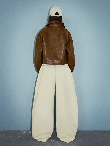 Bershka Baggy Byxa i beige