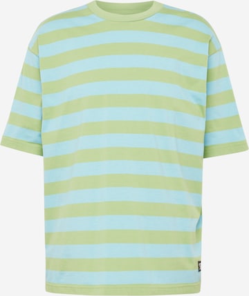 Levi's Skateboarding Shirt in Blue: front