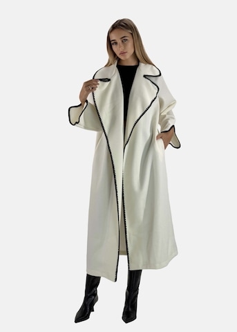 Elara Mantel in Weiß: Vorderseite