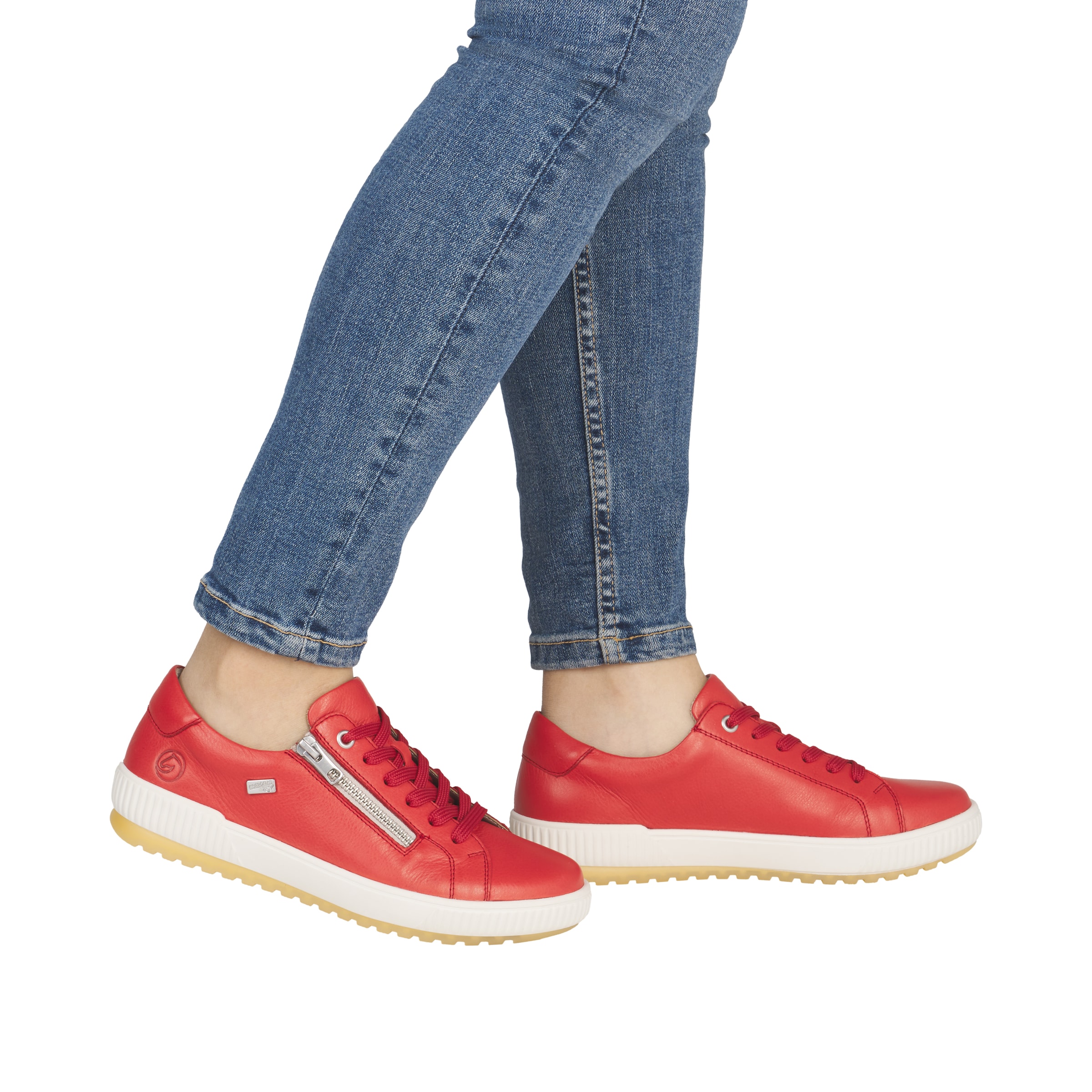 Chaussure à lacets 'D0700' REMONTE en rouge : devant