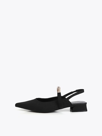 Lola Casademunt Ballerina in Schwarz: Vorderseite