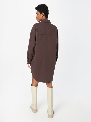 Monki Oversized jurk in Bruin