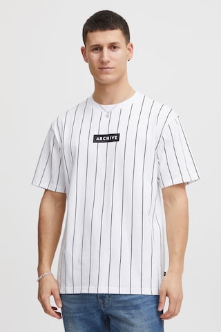 !Solid Shirt in White: front