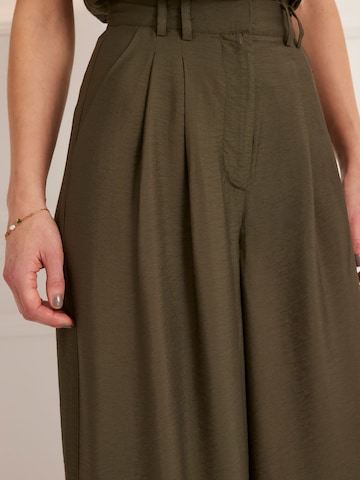 Wide leg Pantaloni con pieghe 'Finja' di Guido Maria Kretschmer Women in verde