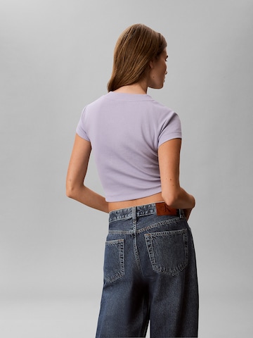 T-shirt Calvin Klein Jeans en violet