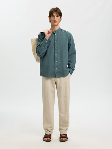 Coupe regular Chemise 'SLHClay' SELECTED en vert