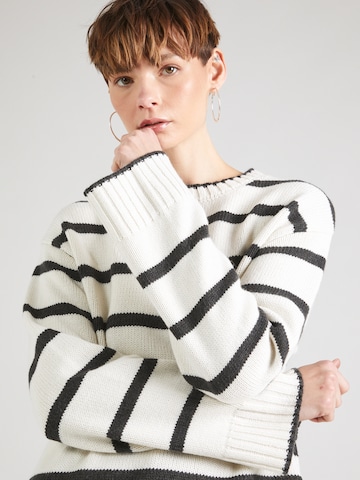 Pullover di NA-KD in bianco