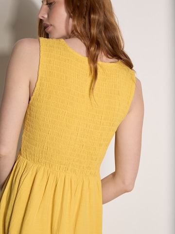 Robe ' ' Apricot en jaune